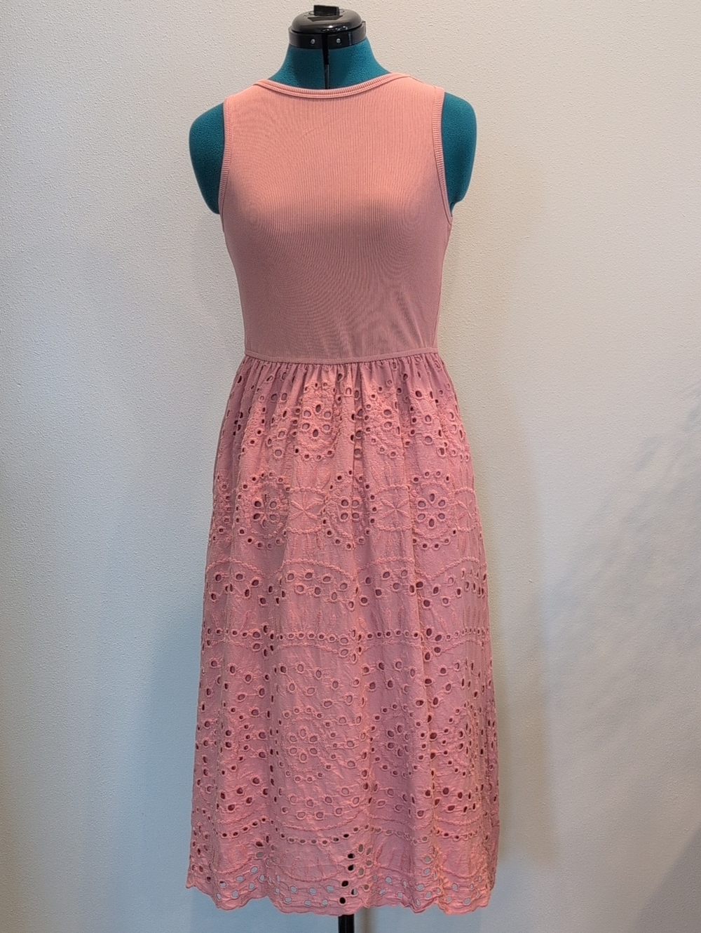 Fashion Brand Company Sleeveless Pink Eyelet Dress